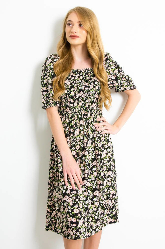 CZARNA SUKIENKA Z BUFKAMI W RÓŻOWE KWIATY