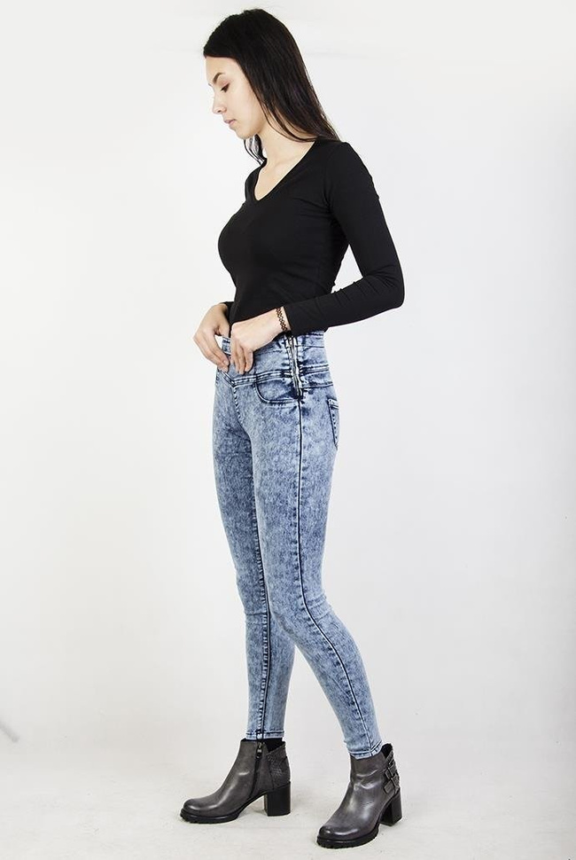 Jasne spodnie skinny jeans z zamkiem z boku