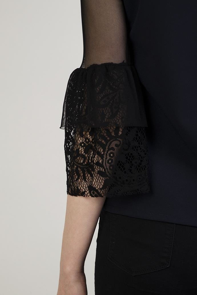 Granatowa bluzka z koronkowymi rękawami i wstawką z siateczki