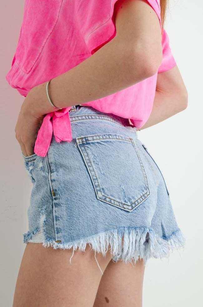 SZORTY JEANSOWE Z PRZETARCIAMI - WYSOKI STAN