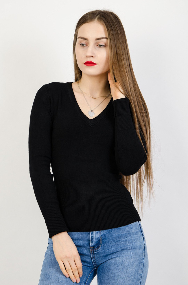 Czarny sweter z dekoltem w serek