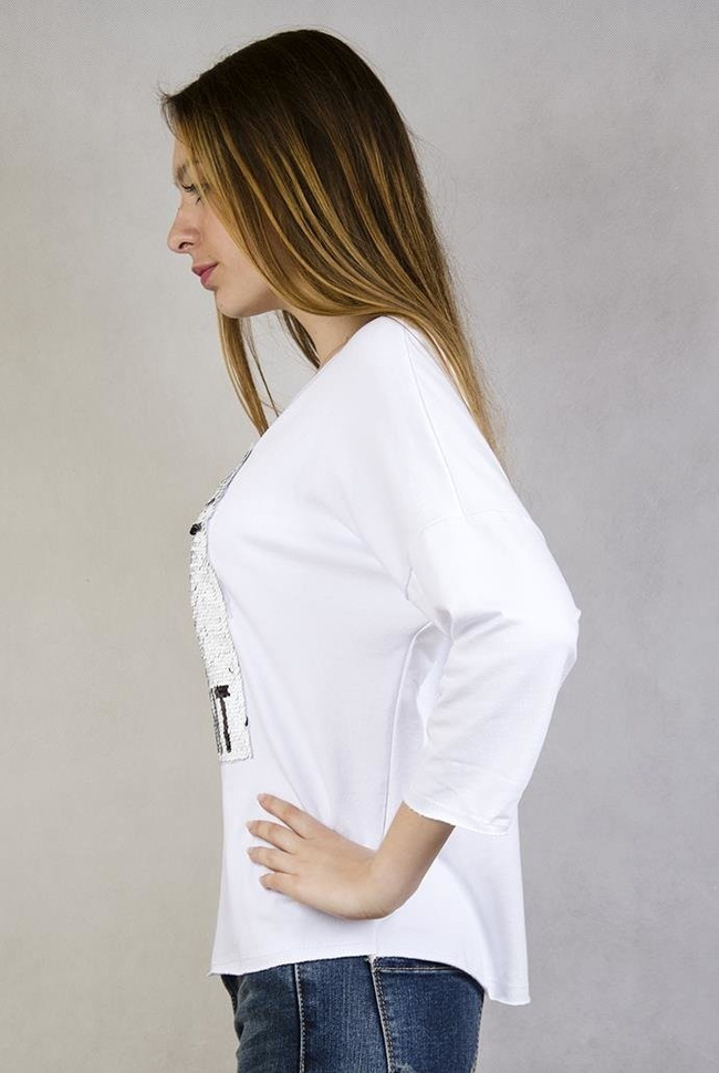 Biała bluzka z napisem z cekinów