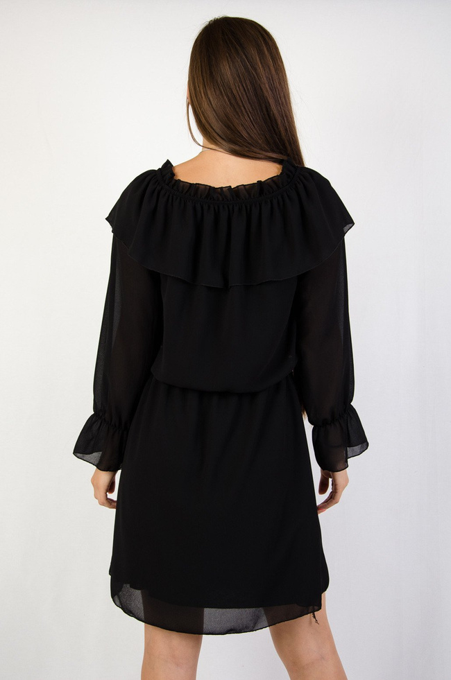 Czarna sukienka na długi rękaw z gumą w dekolcie