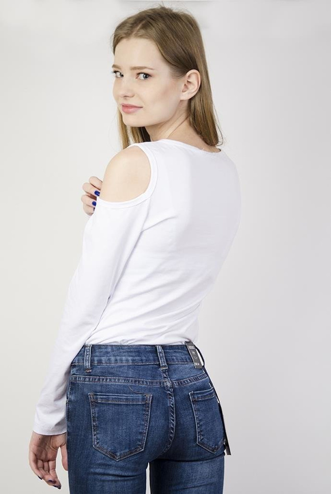Białe body z wycięciami na ramionach