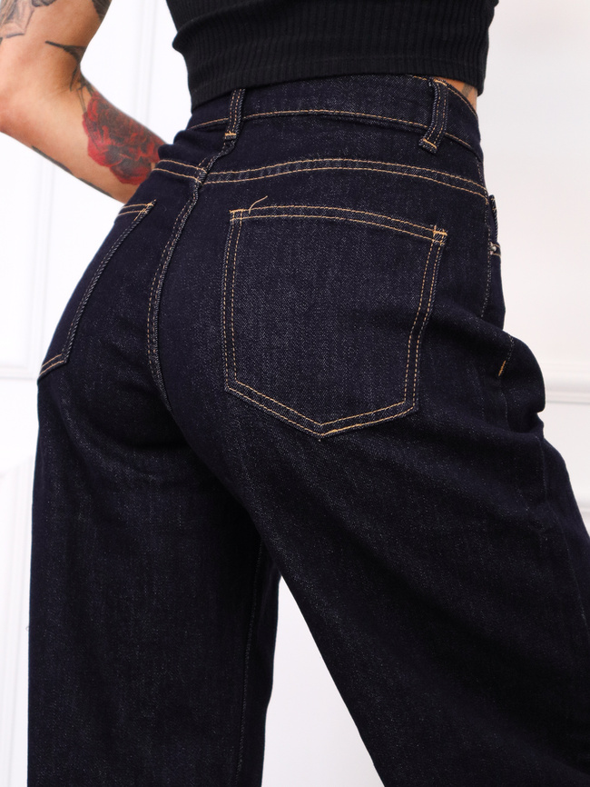 SPODNIE JEANSOWE BALLOON FIT Z OZDOBNYM SZYCIEM NA NOGAWCE-GRANATOWE