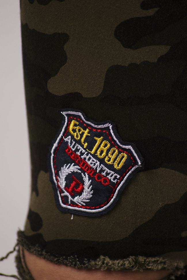 Spodnie moro z naszywkami