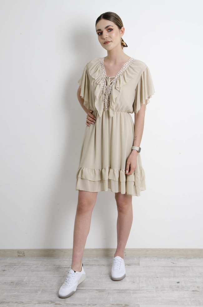 SUKIENKA SZYFONOWA Z AŻUROWYM DEKOLTEM BEŻOWA