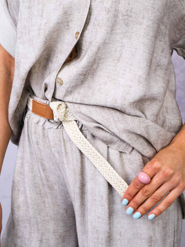 KOMPLET Z WISKOZY KOSZULA + SPODNIE Z PLECIONYM PASKIEM- CIEMNOBEŻOWY