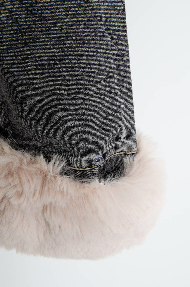 CZARNA JEANSOWA KURTKA Z ODPINANYM FUTERKIEM