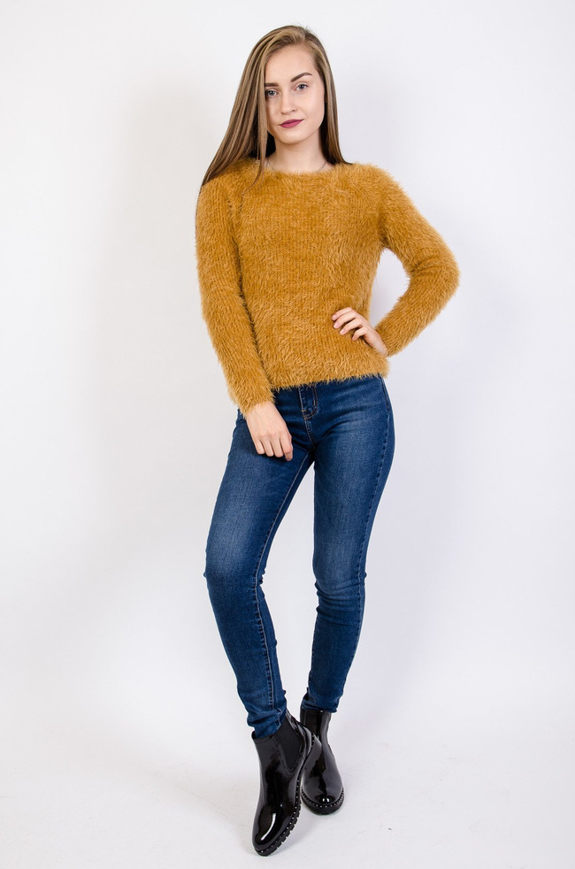 Miodowy puszysty sweter dzianinowy