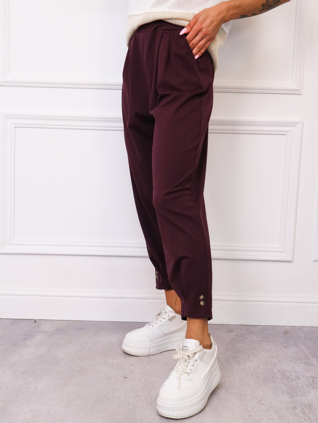 SPODNIE MATERIAŁOWE Z OZDOBNYMI GUZIKAMI NA DOLE NOGAWEK- BORDOWE