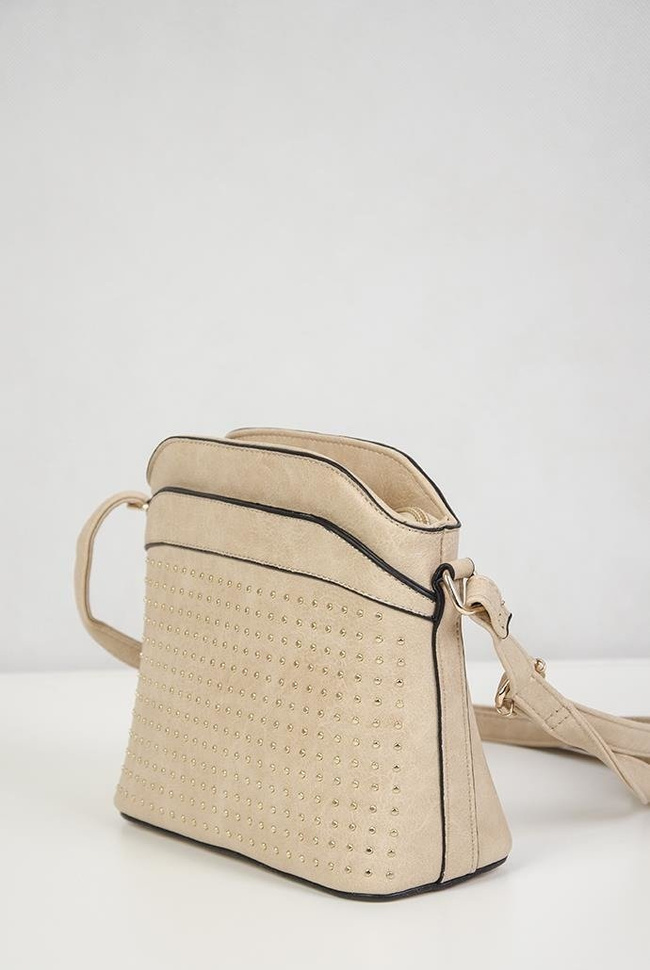 Beżowa, mała torebka zdobiona ćwiekami