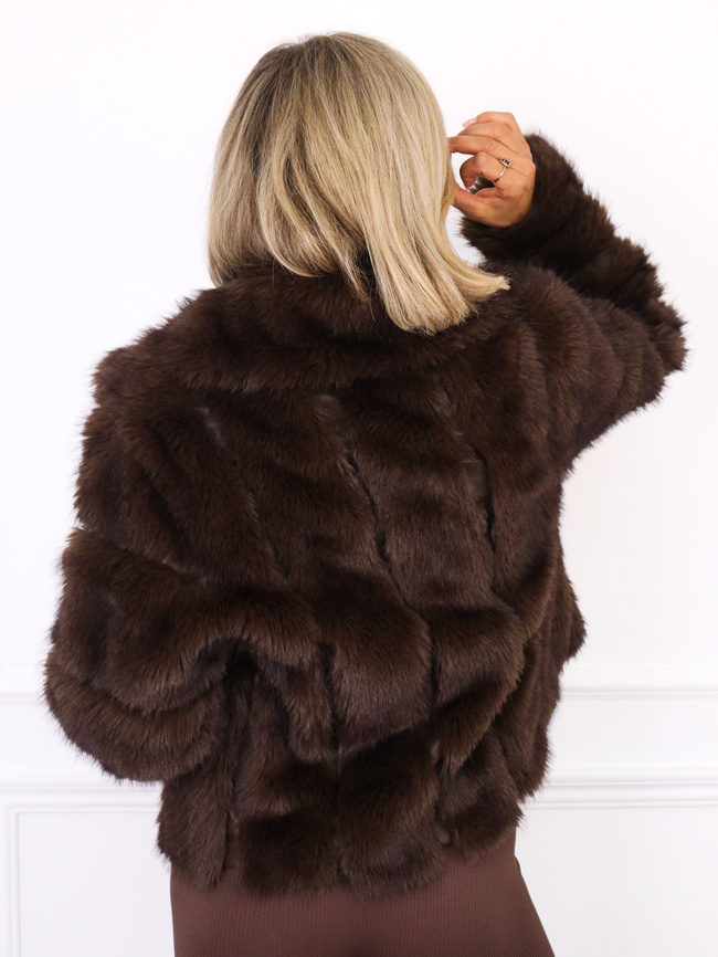 KRÓTKIE FUTERKO Z KOŁNIERZEM- BRĄZOWE