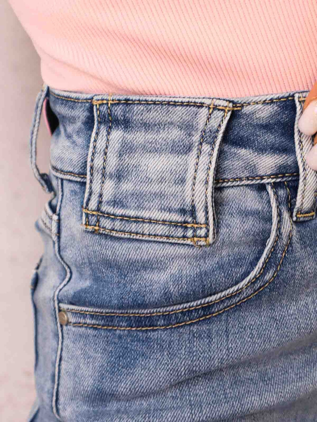 JASNE SPODNIE JEANSOWE MOM FIT Z WYSOKIM STANEM