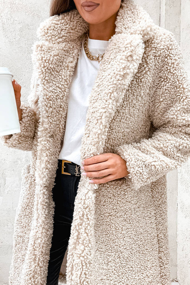 BEŻOWY PŁASZCZ OWIECZKA ZAPINANY NA ZATRZASKI