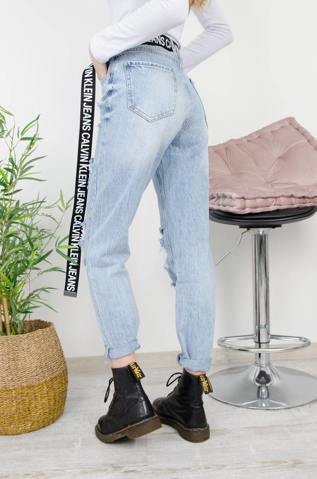 SPODNIE JEANSOWE MOM FIT Z DZIURAMI