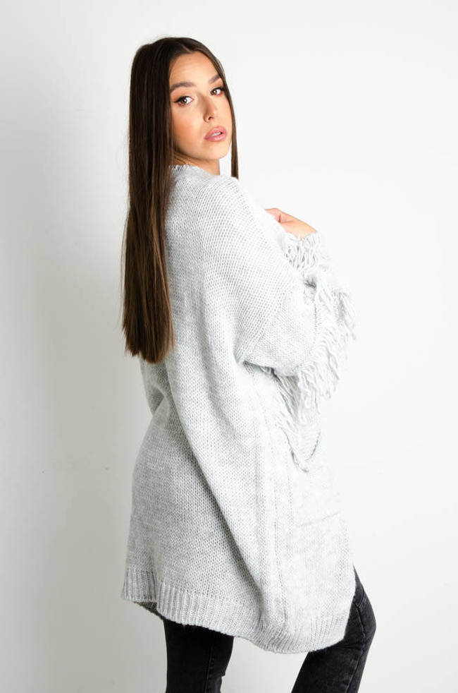 SZARY SWETER KARDIGAN Z FRĘDZLAMI