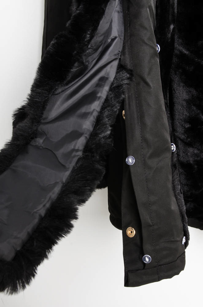 CZARNA KURTKA PARKA ZIMOWA Z ODPINANYM FUTERKIEM