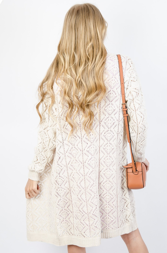DŁUGI BEŻOWY AŻUROWY SWETER ZAPINANY NA GUZIKI