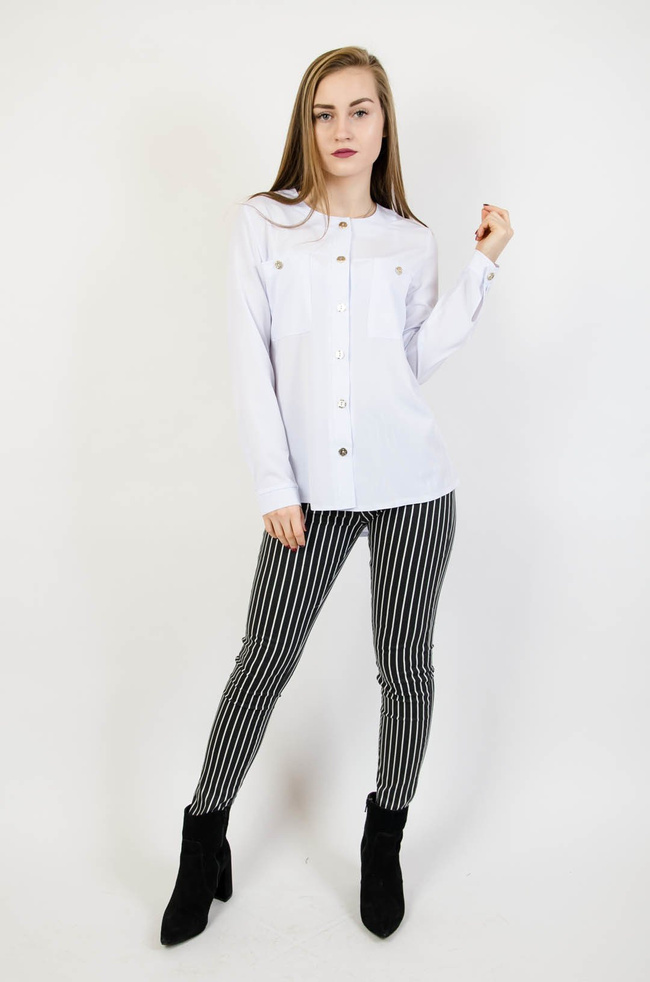 Biała koszula ze złotymi guzikami