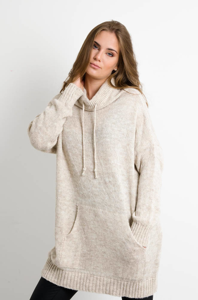 DŁUGI BEŻOWY SWETER Z KIESZENAMI