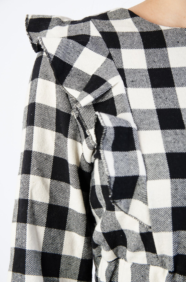 BIAŁO-CZARNA SUKIENKA W KRATĘ