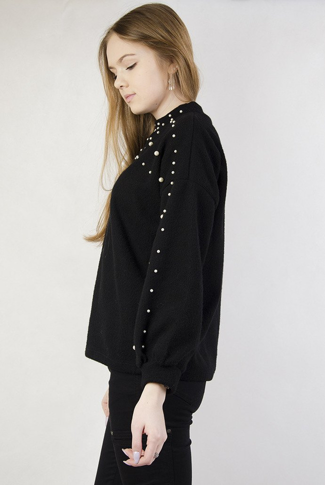 Czarna bluza z koralikami, włochata