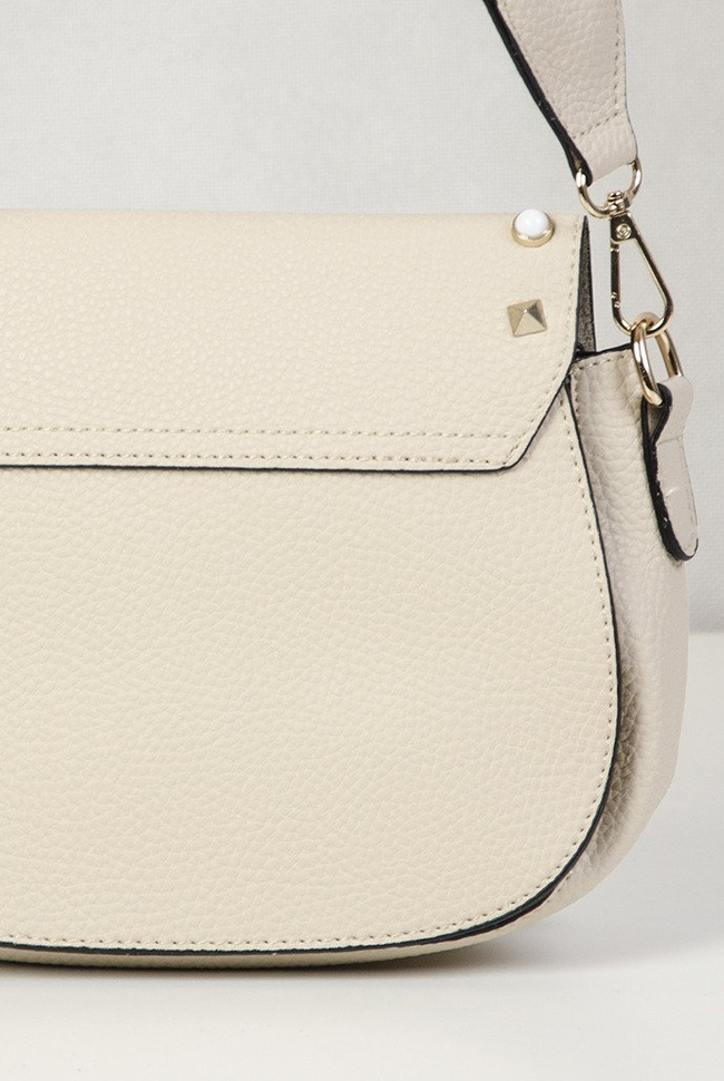 Beżowa torebka z kolorowym paskiem