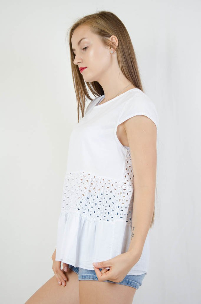 BIAŁA AŻUROWA BLUZKA ROZSZERZANA NA DOLE 