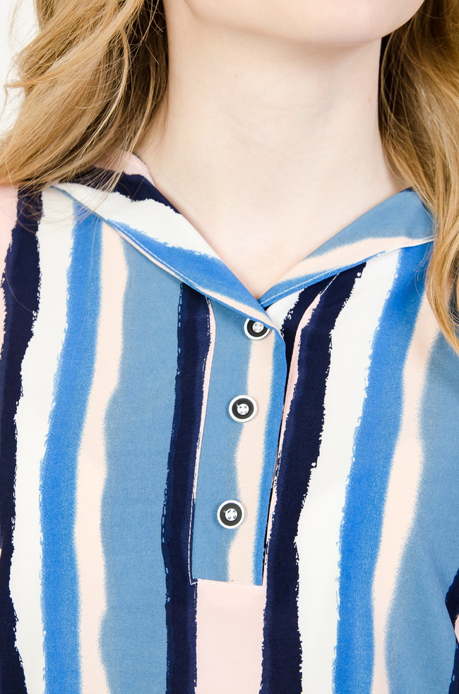 Bluzka w kolorowe paski z rękawem 3/4