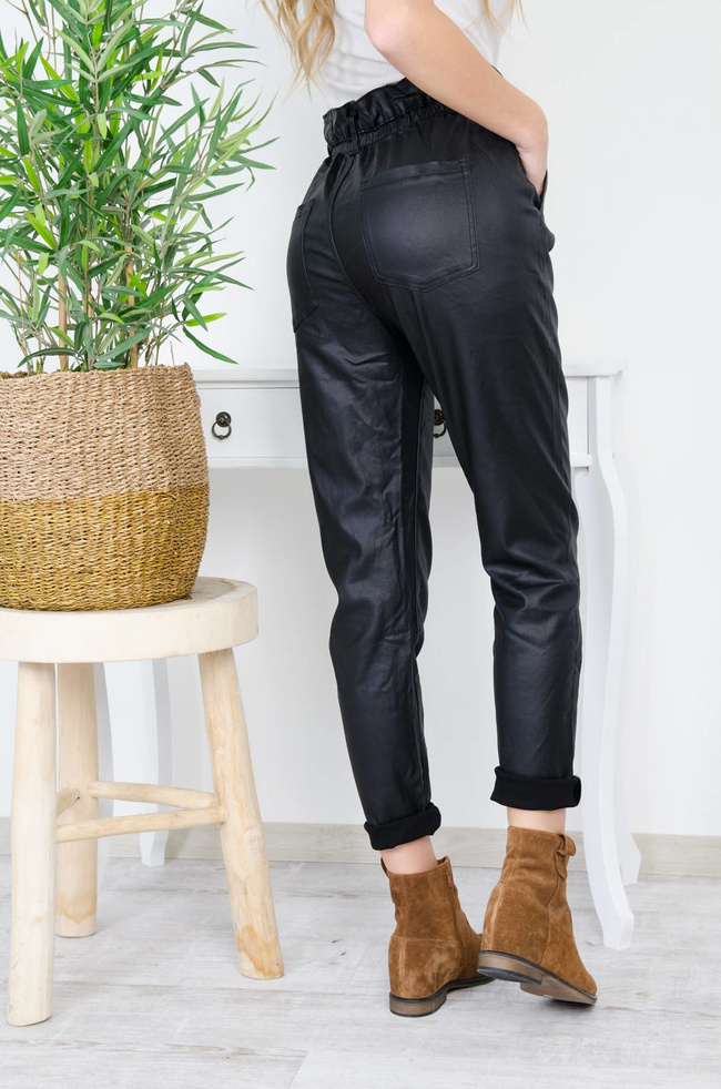 CZARNE SPODNIE WOSKOWANE Z WYSOKIM STANEM