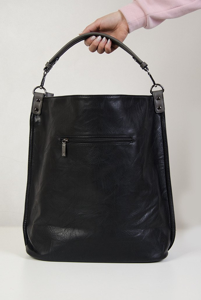 Duża czarna torebka z ozdobnym zamkiem z boku