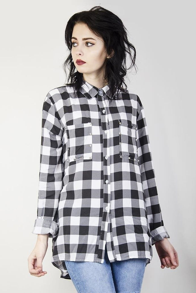 Asymetryczna czarno-biała koszula w kratę