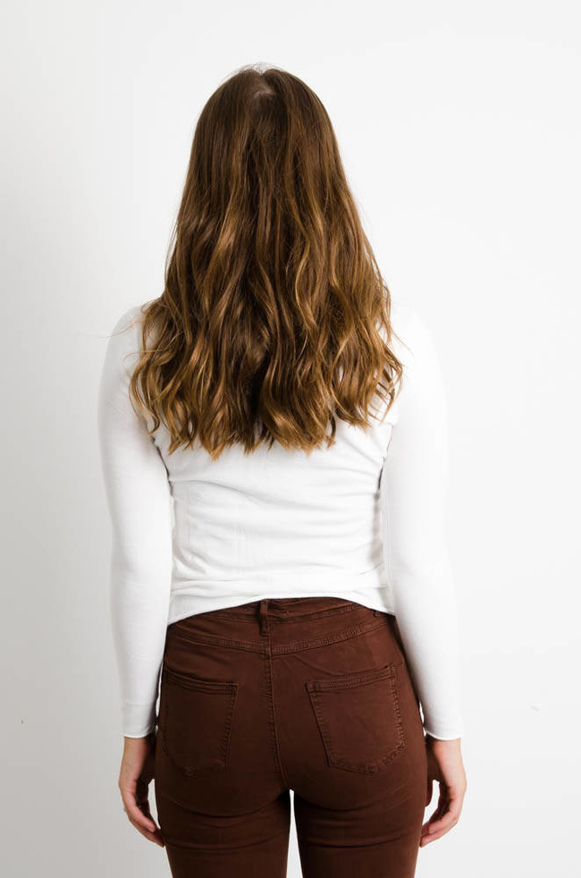 BIAŁA BLUZKA Z DEKOLTEM W SZPIC