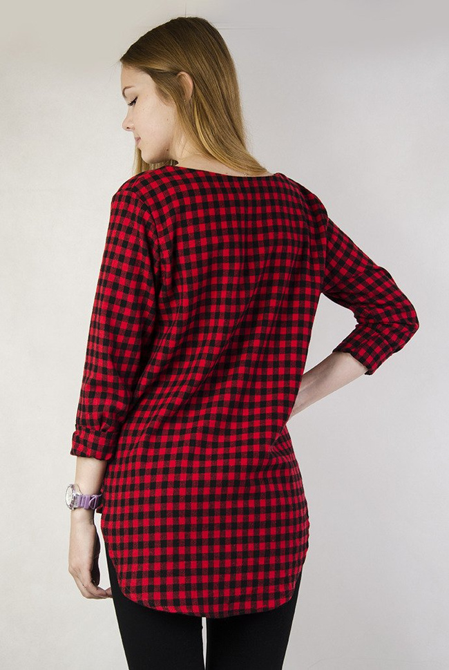 Asymetryczna czerwona bluzka w kratę