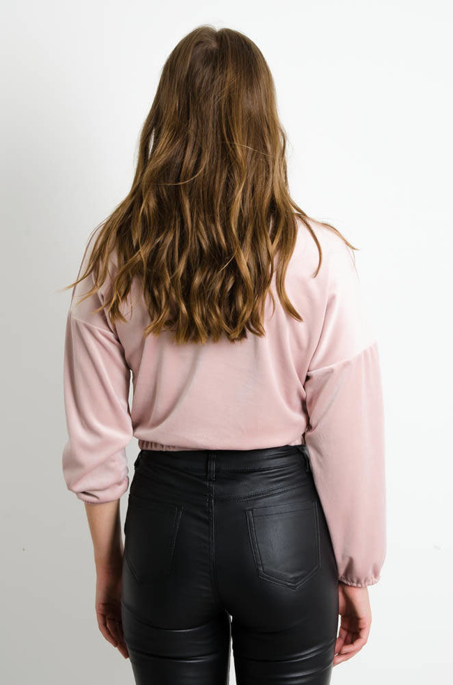 RÓŻOWA KRÓTKA BLUZA WELUROWA