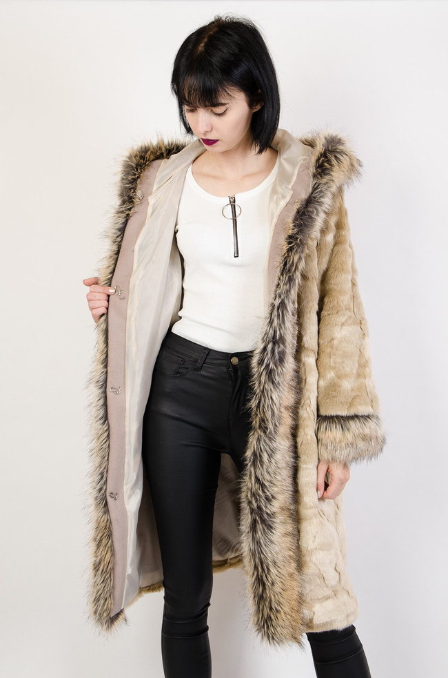 Beżowe sztuczne futro z kapturem