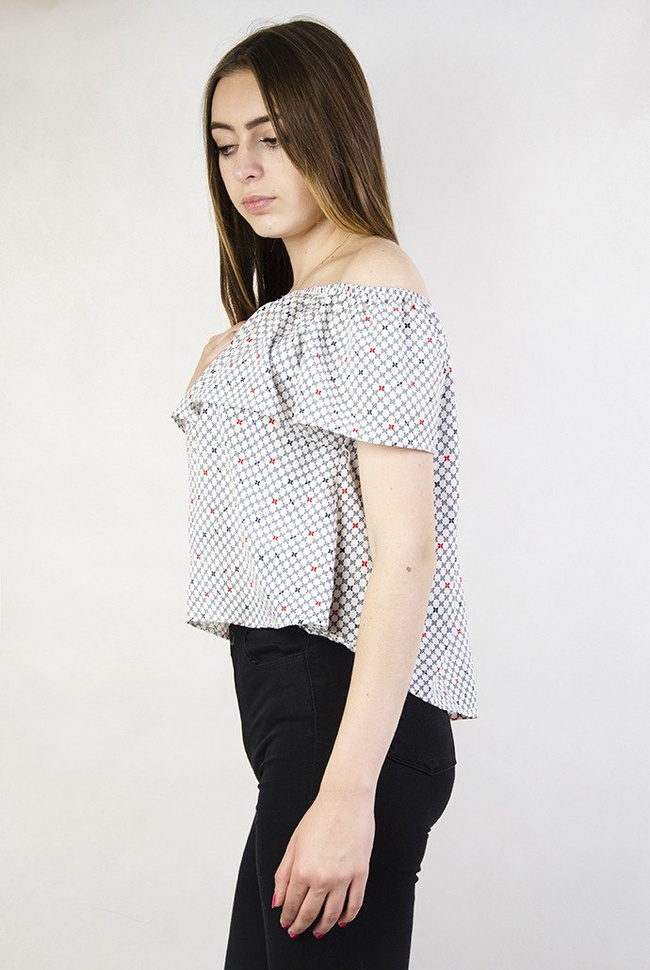 Biała bluzka hiszpanka we wzory