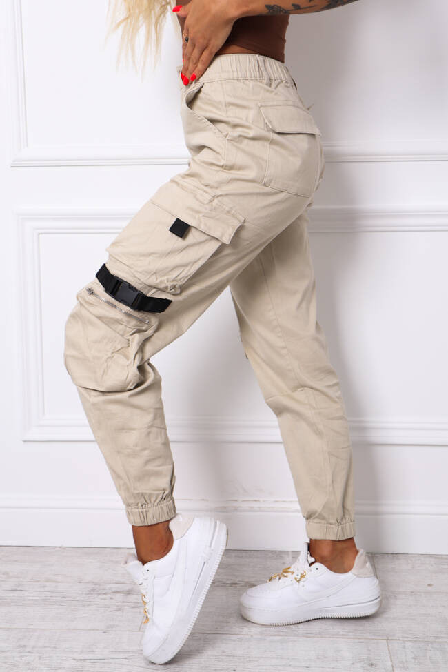 SPODNIE DAMSKIE CARGO BOJÓWKI Z KIESZENIAMI- BEŻOWE