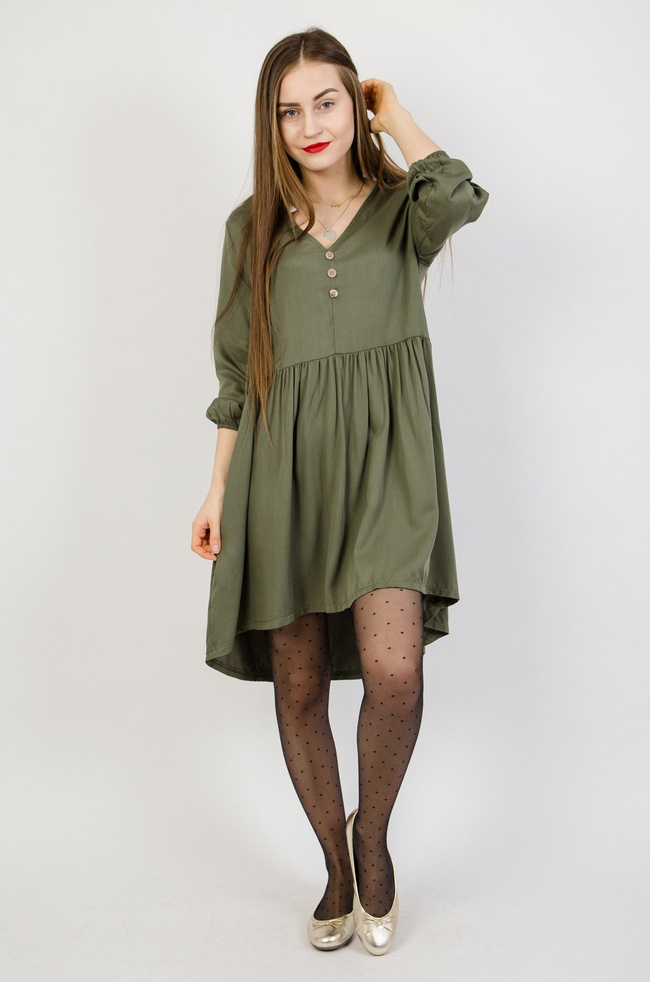 Zielona asymetryczna sukienka z rozszerzanym dołem