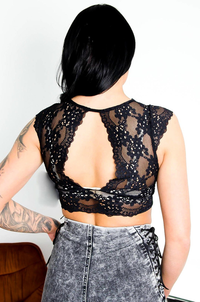 CZARNY KORONKOWY CROP TOP