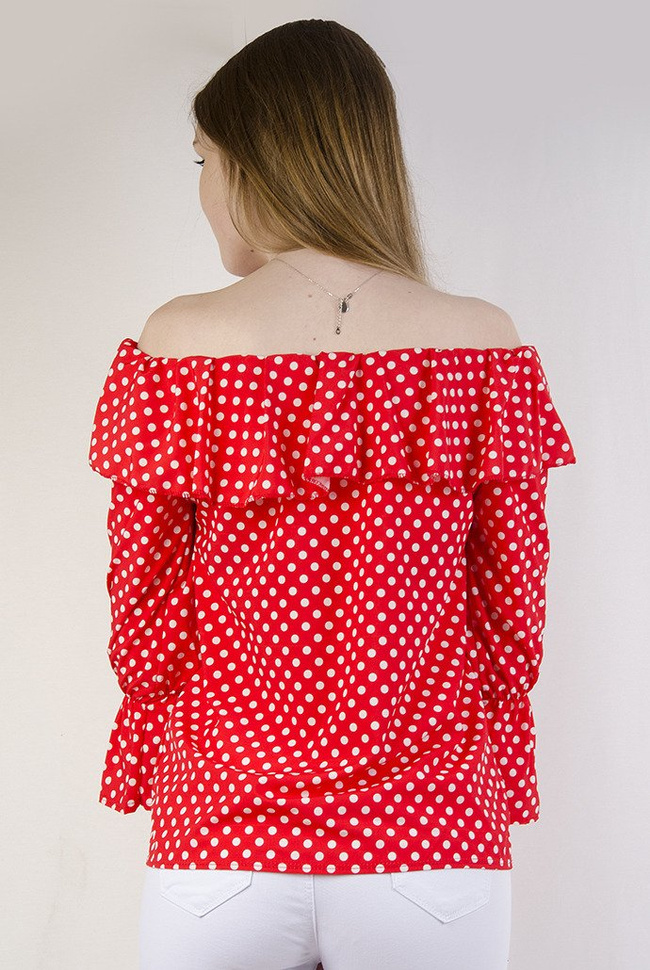 Czerwona bluzka z hiszpańskim dekoltem w grochy