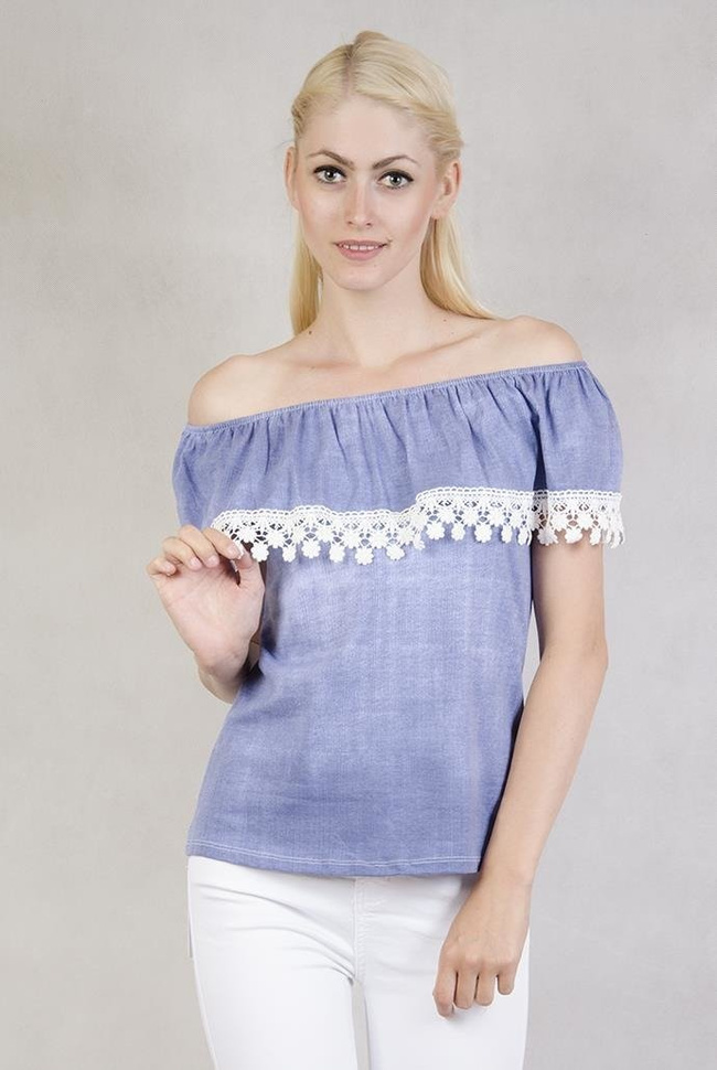 Bluzka dekatyzowana z hiszpańskim dekoltem