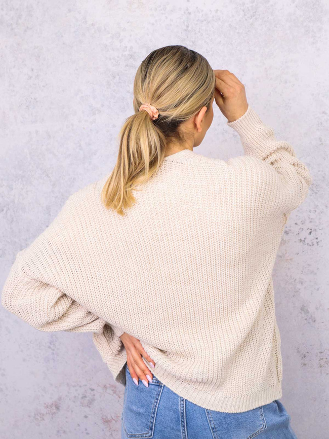 NARZUTA KARDIGAN DZIANINOWY Z KIESZENIAMI- BEŻOWY