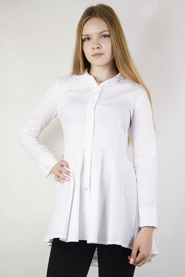 Biała koszula rozkloszowana od połowy