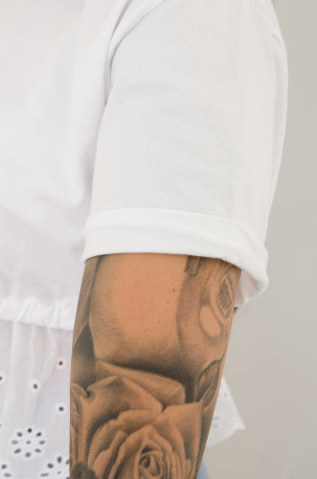 BIAŁA BLUZKA Z WIĄZANIEM ORAZ AŻUROWYM DOŁEM