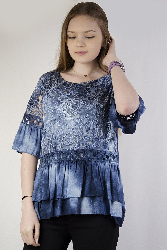 Niebieska, cieniowana bluzka z falbanką
