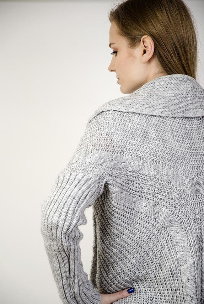 Jasnoszary sweter kardigan z wywijanym kołnierzem