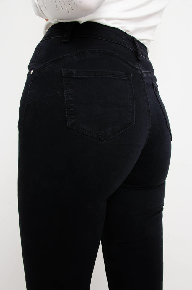 CZARNE PRZYLEGAJĄCE SPODNIE PUSH UP