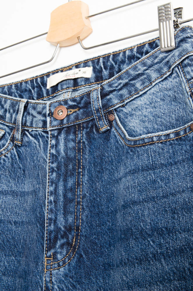 SPODNIE JEANSOWE TYPU STRAIGHT LEG Z WYSOKIM STANEM